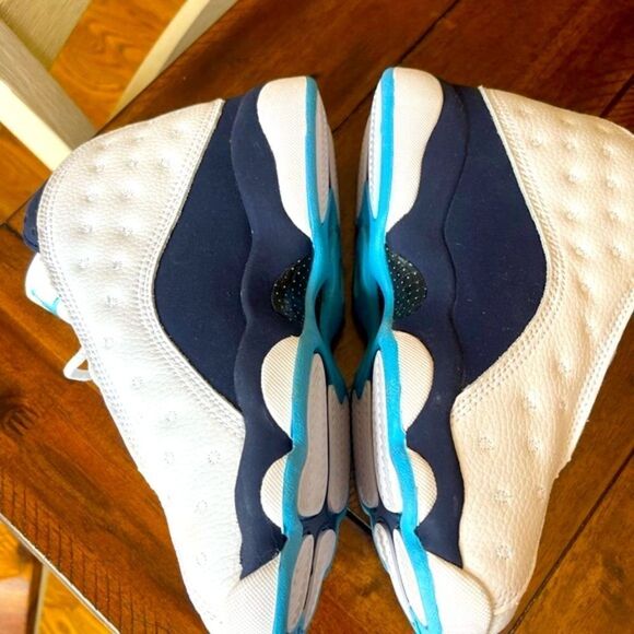 Air Jordan 13 Obsidian powder blue white